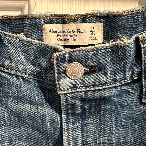 Distressed Abercrombie & Fitch 90s Straight Ultra High Rise Jean - Picture 2 of 5